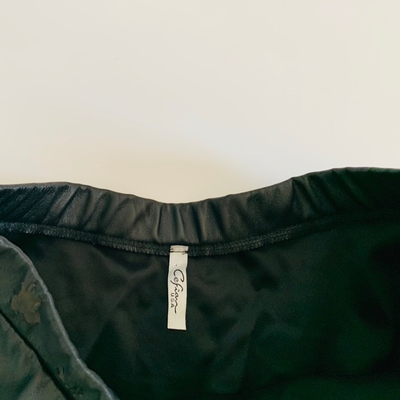 Cefian USA Black Pleather Skirt Women’s Sz Medium - Picture 2 of 4